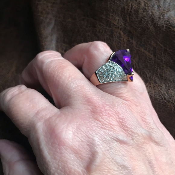 Ring - Picture 2 of 7
